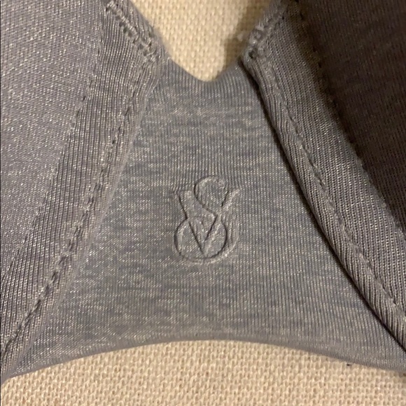 Grey multi-way Victoria’s Secret bra - Picture 4 of 4